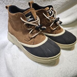 Sorel Kids Tan and Black Boots